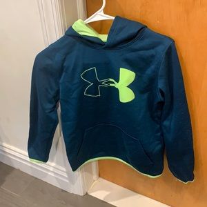 Under Armour sweatshirt with hood.
